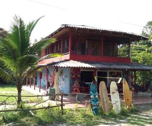 SURF HOUSE ESTILO LIBRE Buenaventura Colombia