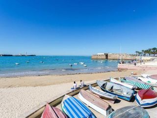 Hotel pic Casa La Muralla MEDIEVAL by Cadiz4Rentals