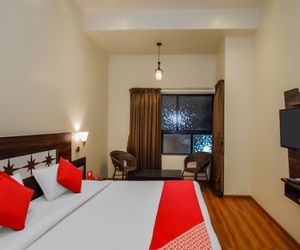 OYO 18912 Popular Hotel Pune India