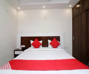 OYO 26170 Hotel Manzana Samalka India
