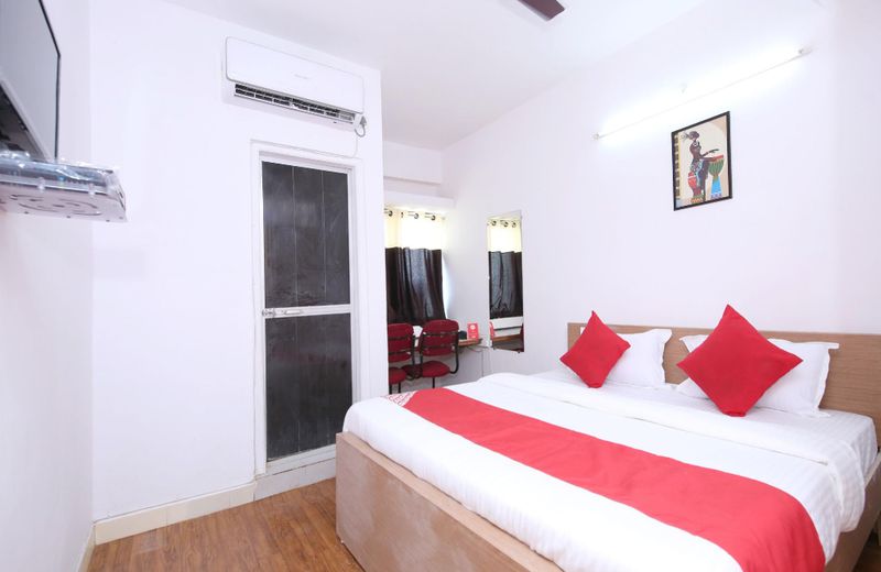 OYO 15094 Sukooon City View