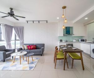 Modern 2BR Seaview Resort near Puteri Harbour, JB Nusajaya Malaysia