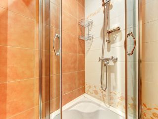 2 к. кв. поблизости от метро, Кирочная 3