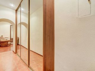 2 к. кв. поблизости от метро, Кирочная 3