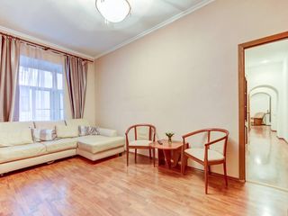 2 к. кв. поблизости от метро, Кирочная 3