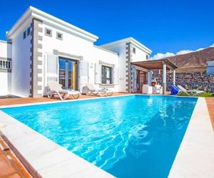 Villa Silvana Playa Blanca Spain