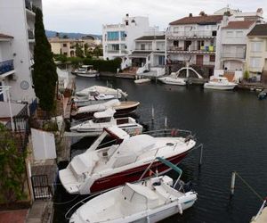 Apartamento con bonitas vistas al canal ref 337 Empuriabrava Spain