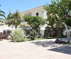 Central House with Quiet Garden Kissamos Greece