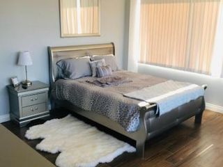 Amazing Master Suite in Shared 2/B Condo behind Convention Center