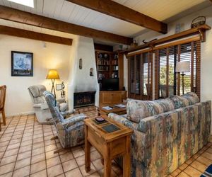 Artist Road #31, 2 Bedrooms, Wood Fireplace, WiFi, Pool Access, Sleeps 4 Santa Fe United States