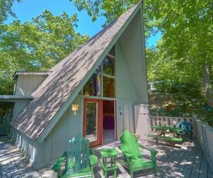 Sweet Blessings, 2 Bedroom, Pool Access, WiFi, Fireplace, Views, Sleeps 6 Gatlinburg United States