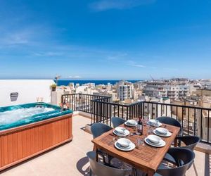 Seashells Penthouse With Hot Tub. Qawra Republic of Malta