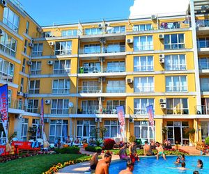 Cozy apartment "Flores Park" overlooking the pool Sunny Beach Bulgaria