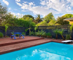 Swimming Pool Mixed-6-bed Backpacker-304 North Shore City New Zealand