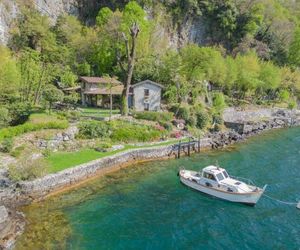 The Writers Nest Waterfront Villa by RentAllComo Faggeto Lario Italy