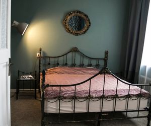 Classy green Old town apartment Klaipeda Lithuania