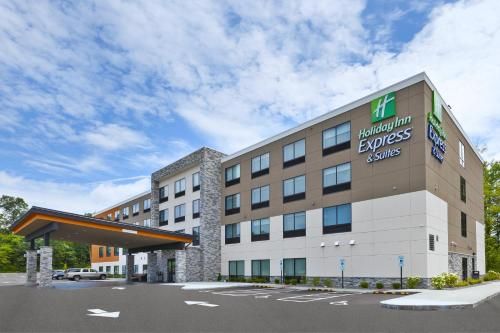 Photo of Holiday Inn Express & Suites - Painesville - Concord, an IHG Hotel