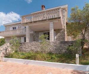 Private beach Apartment Viktor 1 Postira Croatia