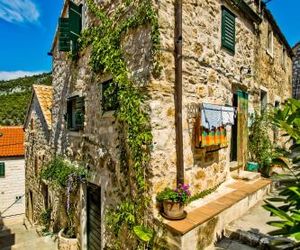 Central Cosy Stone House Hvar Croatia