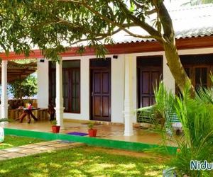 Niduwari Lake Homestay Dambulla Sri Lanka