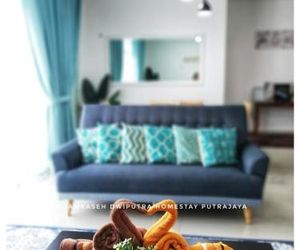 SulamKaseh Dwiputra Homestay Putrajaya With 4 Units AC, 3 Baths, WiFi & Pool View Putrajaya Malaysia