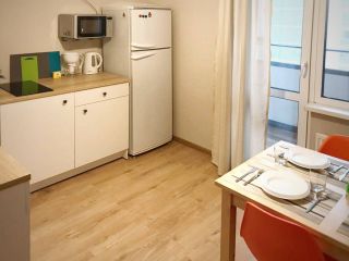New COZY FLAT!! 15 min to AIRPORT! До 4 гостей