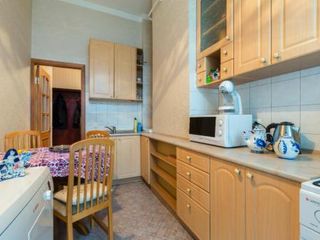 Authentic Saint-Petersburg apartment at Manezhnaya square