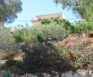 Apartments by the sea Cove Gornja Krusica (Solta) - 16376 Stomorska Croatia