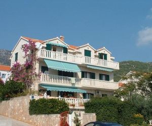 Apartments and rooms Mate 1 Bol Croatia