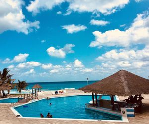 Brisas ZH Depa Pool and Beach Cancun Mexico