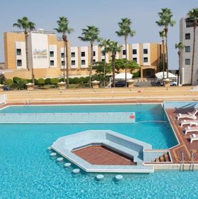 NearBy Hotel