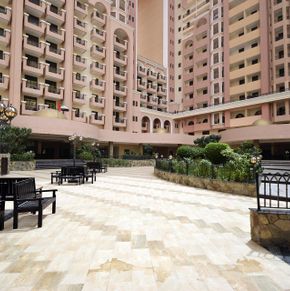 NearBy Hotel