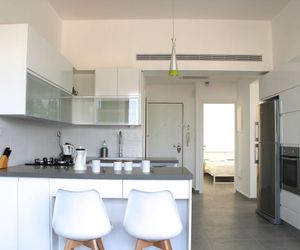 Ha-Neviim 29 - Modern 2 bedrooms/2bathrooms-YOUNG Tel Aviv Israel