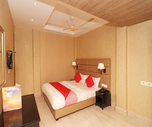 OYO 22906 Hotel Riash Allahabad India