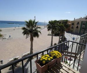 AR2B, coqueto apartamento en primera línea de playa Villajoyosa Spain