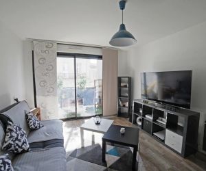 Modern flat close to the Cité du Vin Bordeaux France