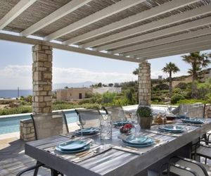 Villa Erato · Ideal family Villa for 8 - Pool, Sea Views Naoussa Greece