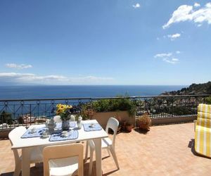 Fontana Vecchia Seaview Apartment Taormina Italy