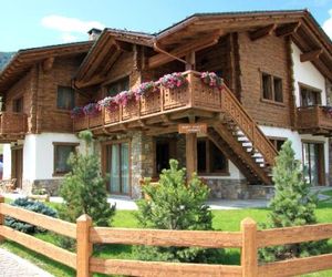 Mont Chalet Apartaments Livigno Italy