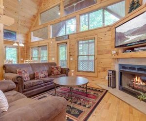 Gentle Ben’s Den, 4 Bedrooms, Pool Access, Air Hockey, WiFi, Sleeps 12 Gatlinburg United States