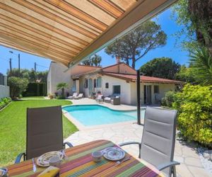 VILLA LES ONDES VI4120 Juan-les-Pins France