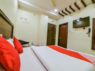 Фото отеля OYO 24288 Surya Teja Residency
