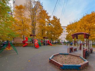 Pushkarskaya big apartment
