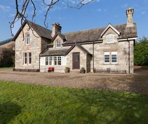 Ardveich House, large Scottish estate home with loch & hill views Lochearnhead United Kingdom