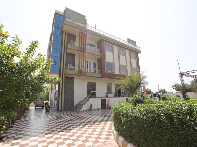 Hotel Photo 1