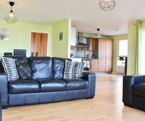 Modern 3 Bedroom Property Near Edinburgh Harbour Leith United Kingdom