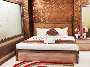 Hotel Aadesh Palace Varanasi India
