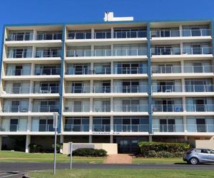 Oceanic 28 - On The Beach! Forster Australia