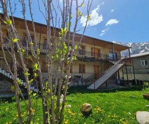 Sunny Mountain House Stepantsminda Georgia