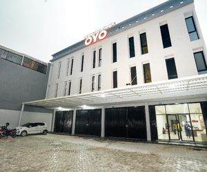 OYO 449 The Colins Surabaya Indonesia